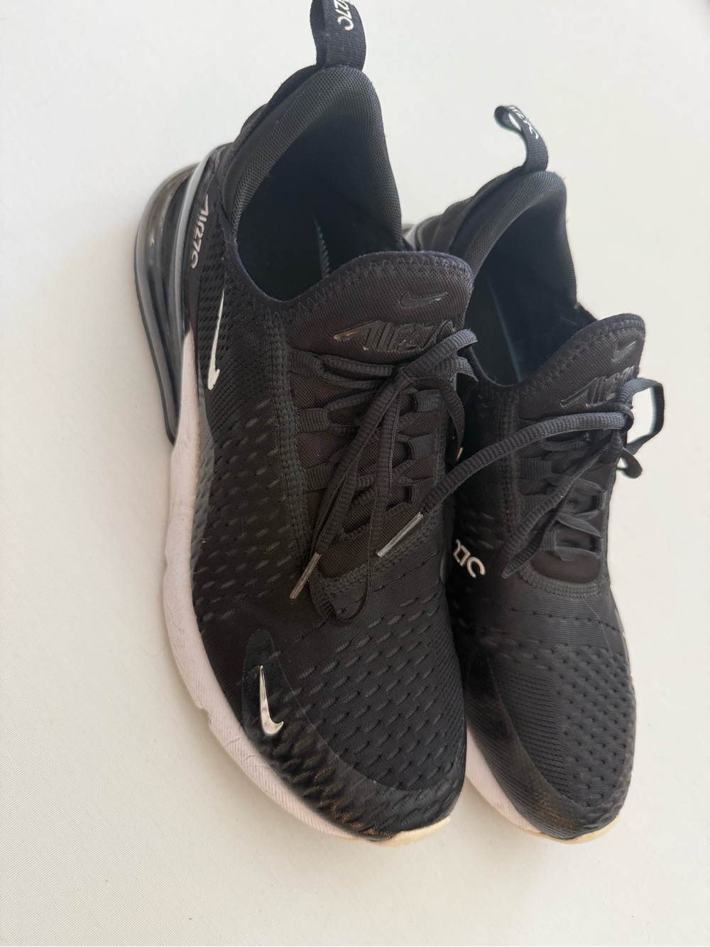 Nike Black/White Air Max 270 Lifestyle Sneakers